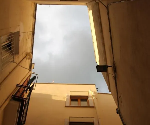 住宿加早餐酒店 Mirabari 3*