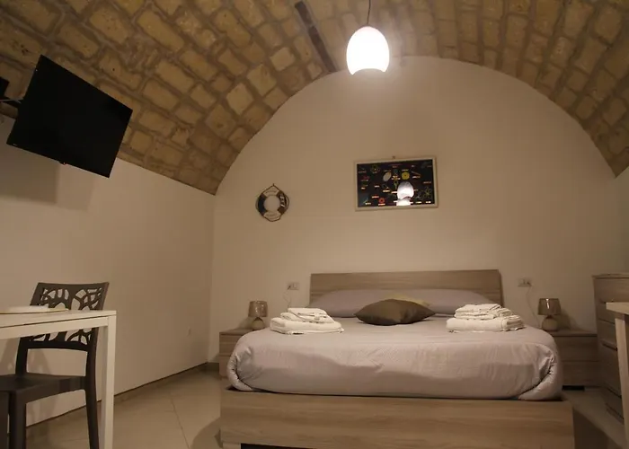 住宿加早餐酒店 Mirabari